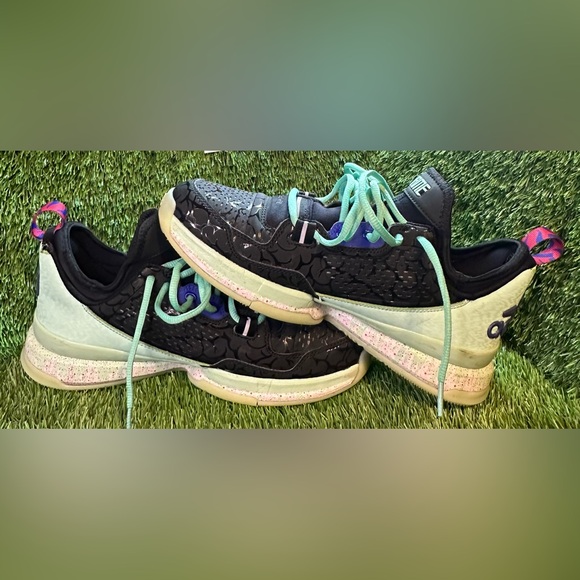 Adidas dame Lillard 1 size 9 - Picture 2 of 5